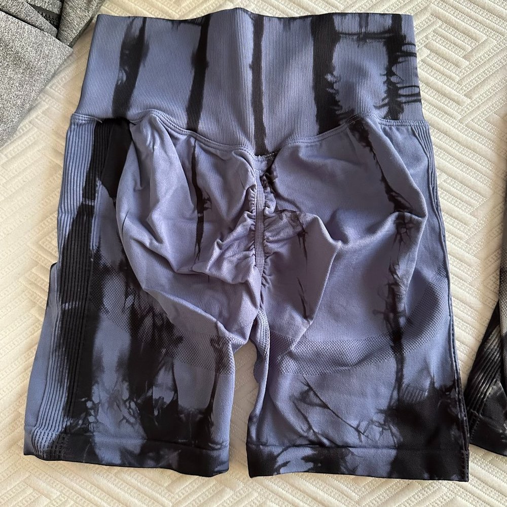 Blue/Black Tie Dye Scrunch Butt Shorts